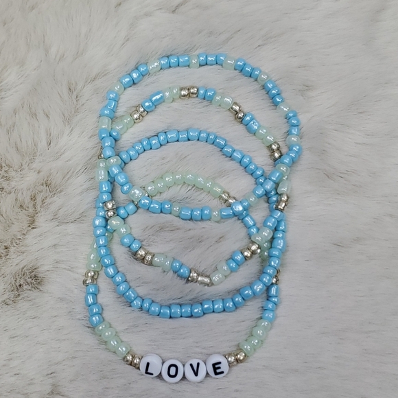 Hand-made Jewelry - *NEW* Handmade  Stretchy Beaded Bracelet